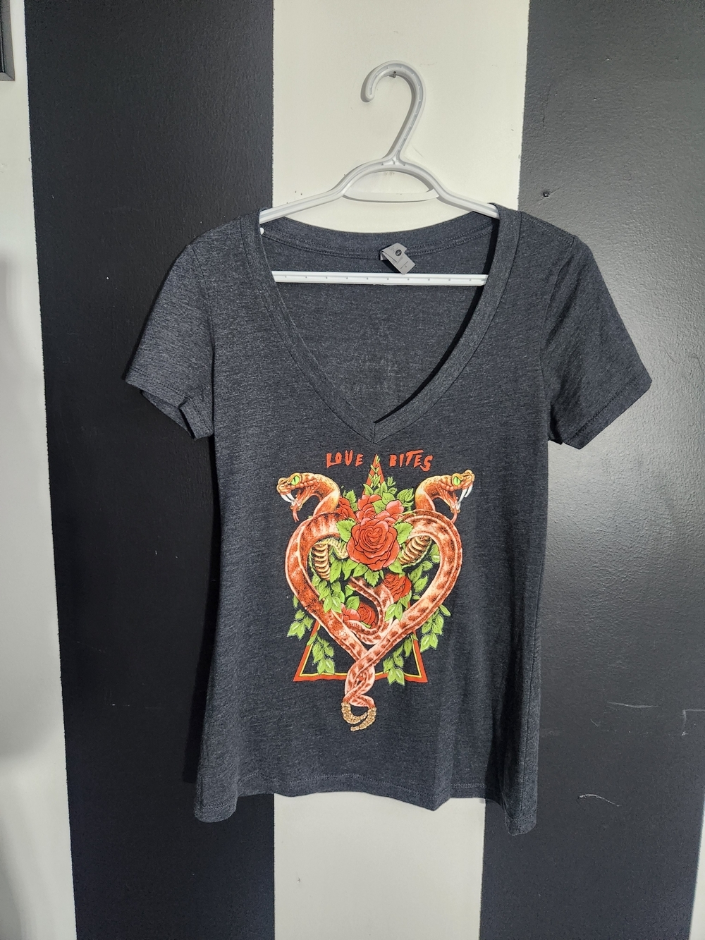 Def Leppard 'Love Bites' Reptile V-Neck Tee with Orange Snakes